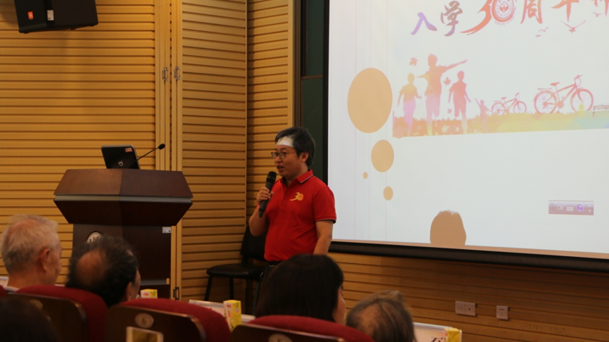 陈兵龙经理对员工们表示欢迎